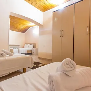  Hostal Relax Albania